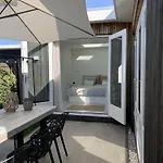 House Nr 69, Dichtbij * Ouddorp