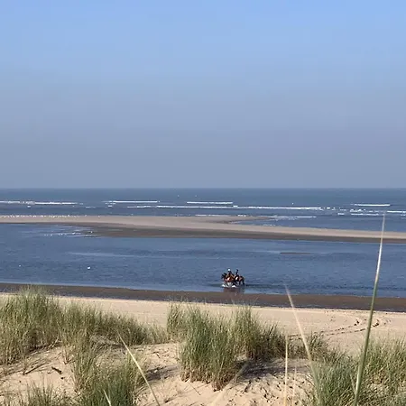 House Nr 69, Dichtbij 度假居 *