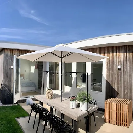 House Nr 69, Dichtbij 度假居