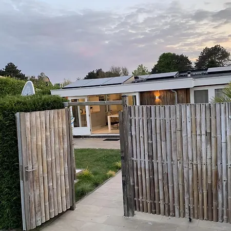 House Nr 69, Dichtbij 度假居 *