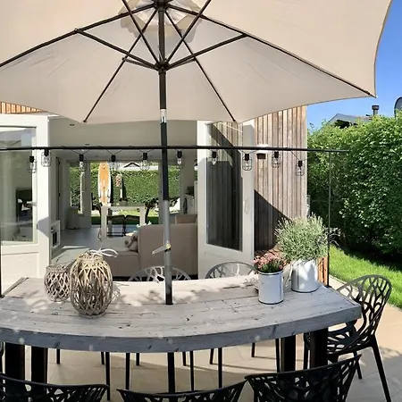 House Nr 69, Dichtbij *