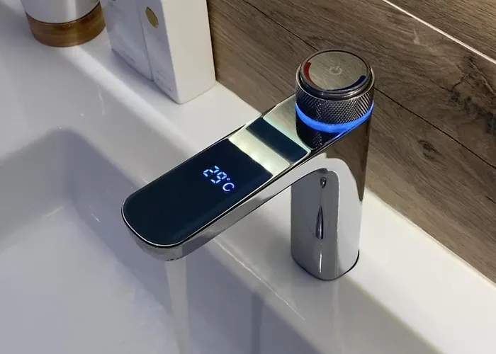 House Nr 69, Dichtbij