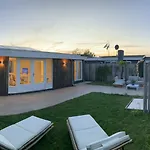 House Nr 69, Dichtbij Nyaraló Ouddorp